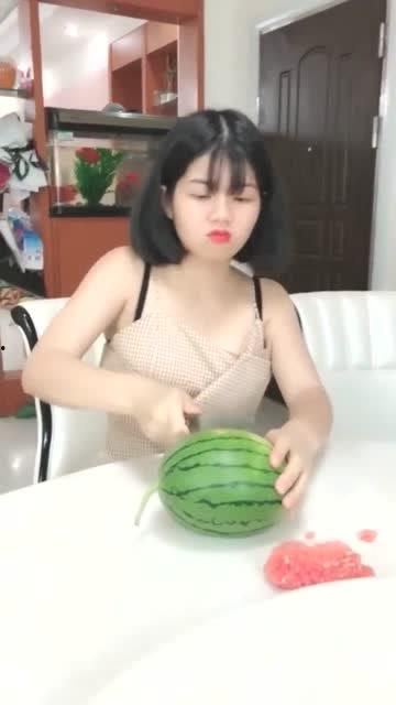 老婆吃瓜少妇网