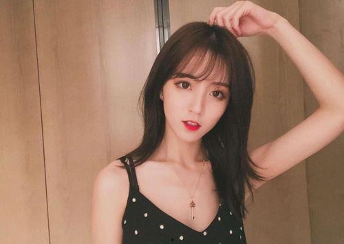 抖音网红一栗小莎子吃瓜,揭秘网红幕后故事