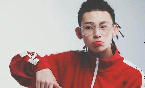 英国网红吃瓜博主叫什么,揭秘其神秘身份与爆笑吃瓜日常