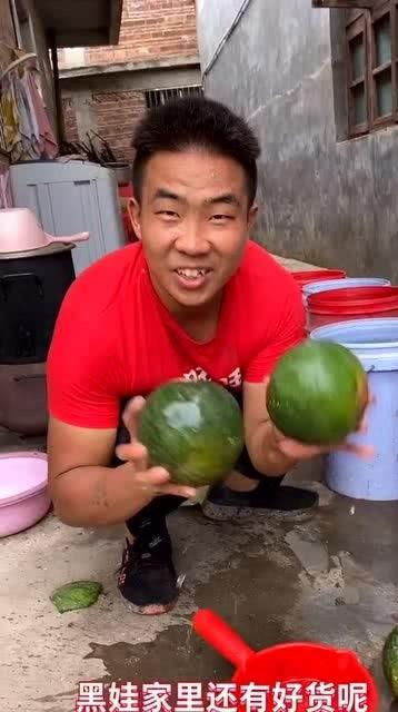 吃瓜小伙暴力测试网红,揭秘网络红人幕后真相