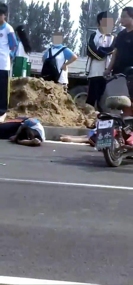 吃瓜车祸网红叫什么名字,揭秘网络红人的意外瞬间