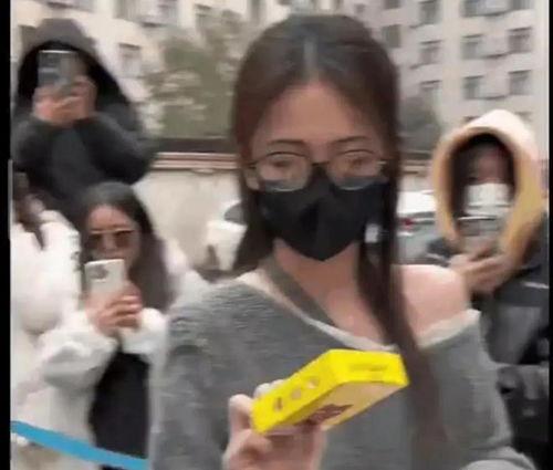 网红吃瓜大爆料情侣,情侣甜蜜背后的惊人真相大爆料！