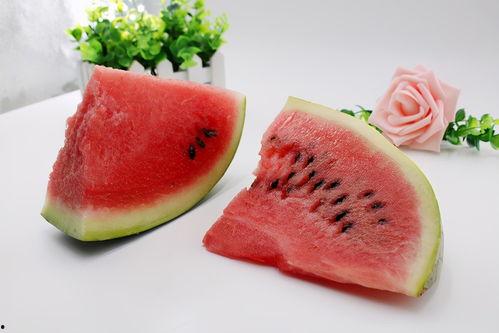 网红吃瓜勺子图片高清壁纸