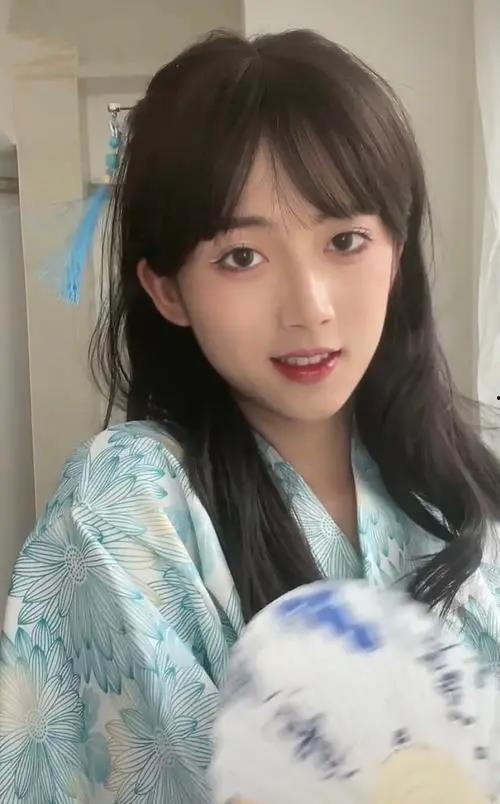 吃瓜网红男扮女,揭秘网络红人的真实身份